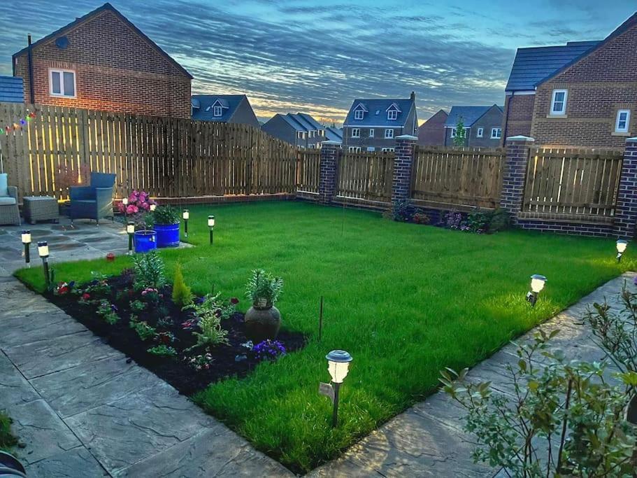 Cozy, Peaceful, Air Conditioned Double Bedroom In Coxhoe, Durham エクステリア 写真